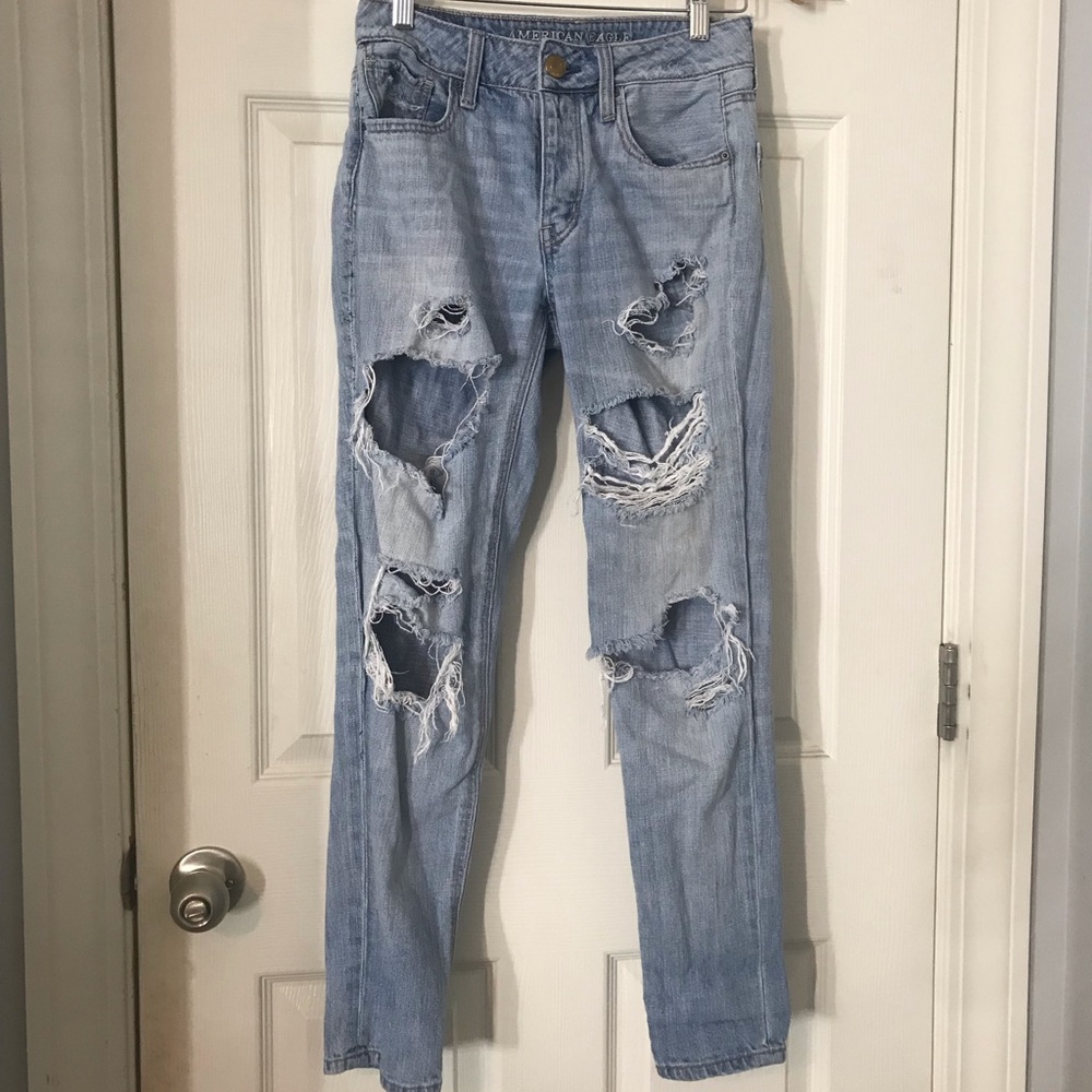 ** LAST CALL** Light Wash Distressed Jeans